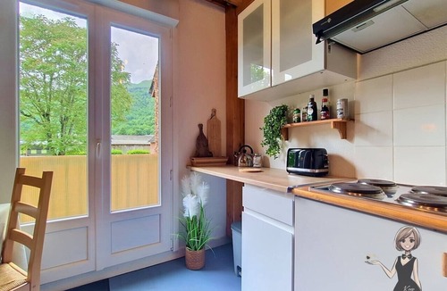 Bielle Apartment | Ossalois Cottage, Pool & Mountain View for 7 People