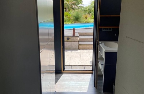 Surzur House | PAISIBLE impasse, private pool, not overlooked, SEA, 3000m2 COUNTRYSIDE.
