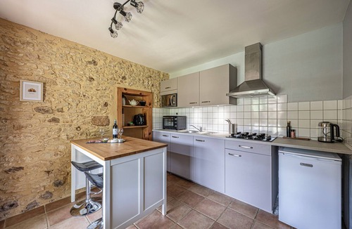 Biron House | Palmier Gîte – Peaceful Retreat with shared Pool near Biron