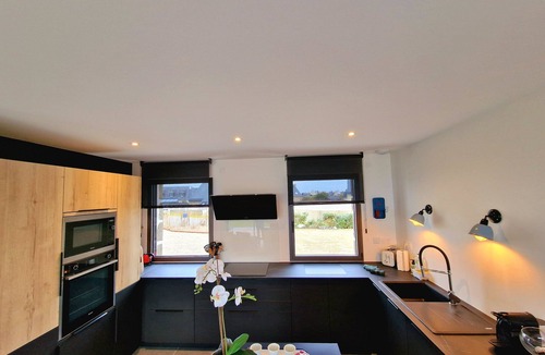 Plouescat Villa | Para'ty, view and direct access to sea and beach, sleeps 8,