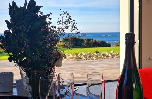 Plouescat Villa | Para'ty, view and direct access to sea and beach, sleeps 8,
