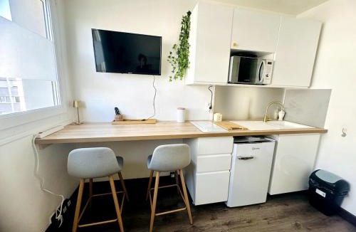 Downtown Le Havre Apartment | Parenthèse Balnéaire - Studio détente à la plage
