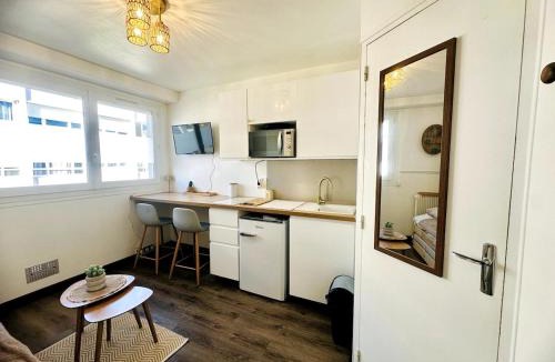 Downtown Le Havre Apartment | Parenthèse Balnéaire - Studio détente à la plage