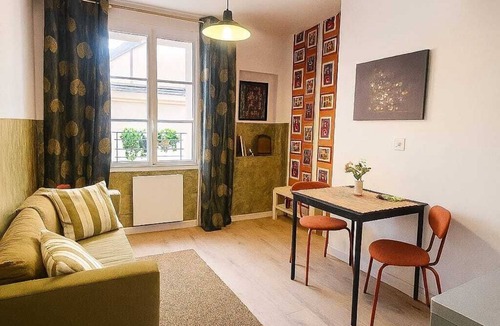 Quartier de la Porte-Saint-Denis Apartment | Paris 10 Faubourg Saint Denis Studio