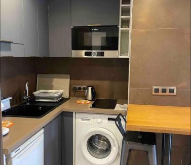 Gambetta Apartment | Paris Esplanade 701