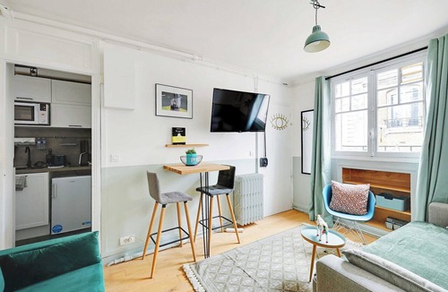 Epinettes Apartment | Parisian cocoon for 2 in Batignolles - 17th ard