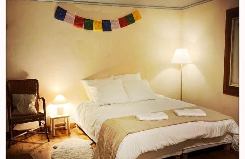 Saint-Arcons-d'Allier Bed & Breakfast | Pause bien-être & nature dans la chambre du moine