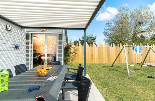 Denneville Cottage | Pavilion, pets allowed - 8 guests, seaside