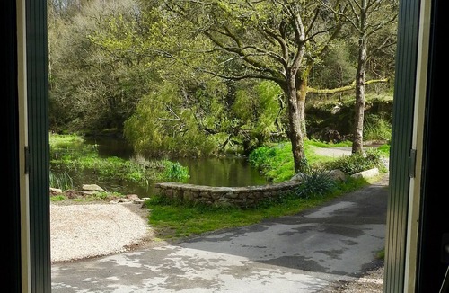 Pluvigner House | Peace and tranquility, a cool river, and a Nordic bath