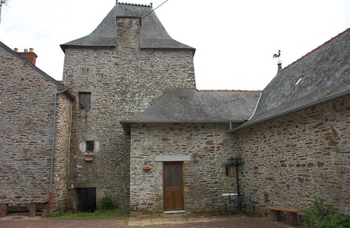 Carentoir House | PEACE, PRIVACY AND HISTORY—ALL WRAPPED UP IN A MAGICAL SETTING!