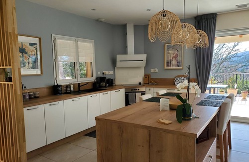 Saint-Hippolyte-du-Fort House | Peaceful home with large covered south-facing terrace