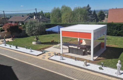 Creuzier-le-Vieux Apartment | Peaceful apartment on a green estate 4KM from the center of vichy