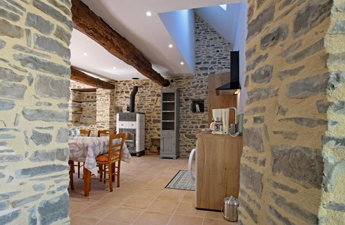Bretteville-sur-Ay Cottage | Peaceful house, authentic setting - 6 guests