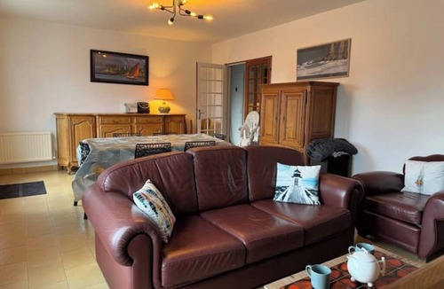 Crach House | Peaceful house with jacuzzi, large garden and Breton charm