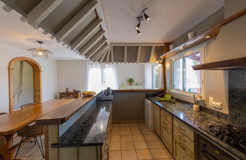Ascarat House | Peaceful setting with a view, 2 km from Saint-Jean-Pied-de-Port
