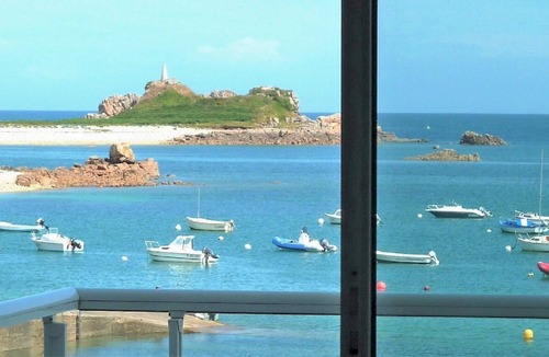 Le Ru Apartment | Perros Guirec, Bréhat, in PortBlanc,3P + garage,70m2, Wifi, EXCEPTIONAL Sea View