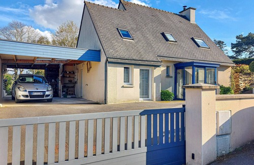 Locquenole House | Pet friendly home in Locquénolé with WiFi