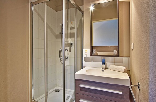 Lahonce Hotel | Pet-Friendly Suite 5.8 Miles to LUMINISCENCE Bayonne Attraction