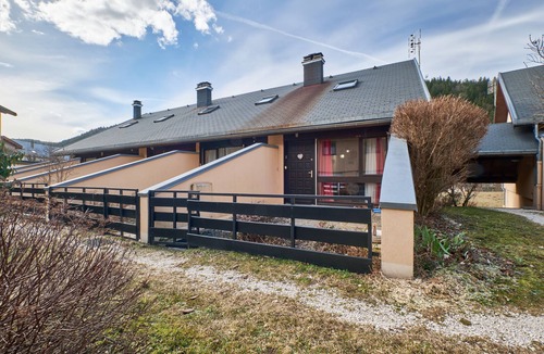 Villard-de-Lans Villa | Pet-Friendly Villa Le koala with Mountain View & Garden