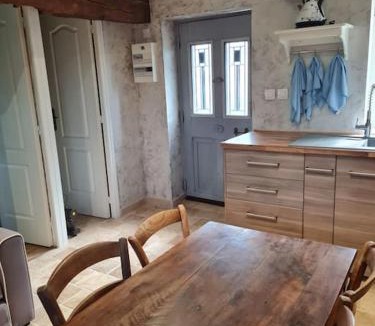 Saint-Germain-des-Fosses House | PETIT GÎTE 18 ème tout confort