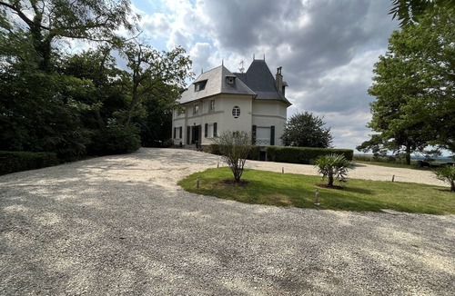 Montceaux-les-Meaux Villa | Petit Manoir à 20 min de Disneyland Paris