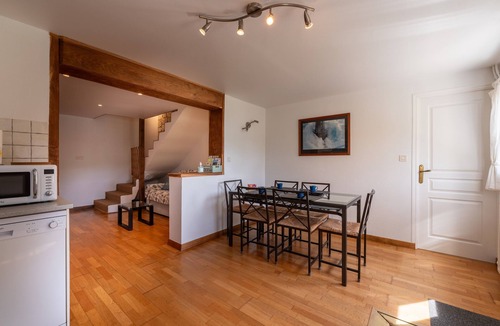 Rochefort-en-Terre House | Petite house 'Les Sapins' with shared pool, terrace, and Wi-Fi
