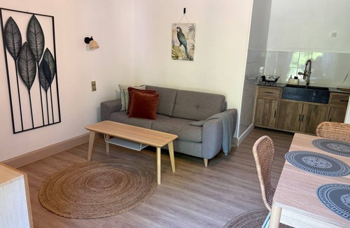 Chaumont-sur-Tharonne Cottage | Petite Maison au Cœur de la Forêt Avec Piscine