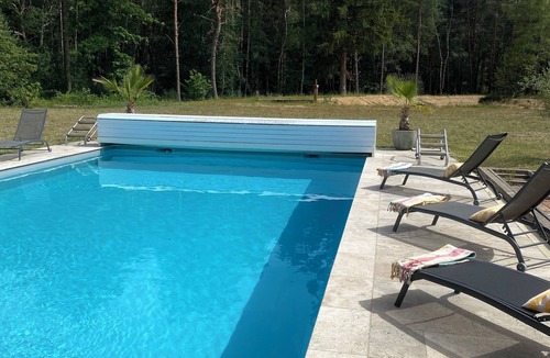 Chaumont-sur-Tharonne Cottage | Petite Maison au Cœur de la Forêt Avec Piscine