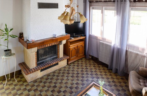 Combronde House | Petite Maison à la Ferme
