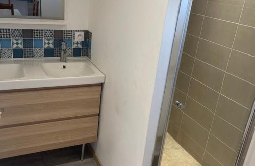 Bussy Apartment | Petite maison avec 2 chambres