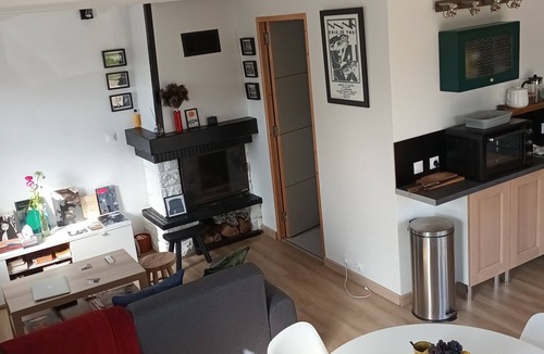 Saint-Urbaine House | Petite Maison Confortable et Bien Placée