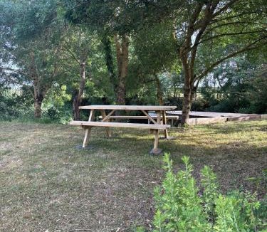 Beaucouze House | Petite maison privée de 33m2 Beaucouzé avec étang