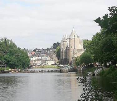 Josselin House | Petite maison Quartier Ste Croix