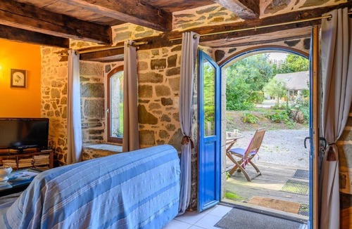 Cleguerec House | “Petite Maison & Wellness Area” with Jacuzzi, Wi-Fi, Terrace and Private Garden