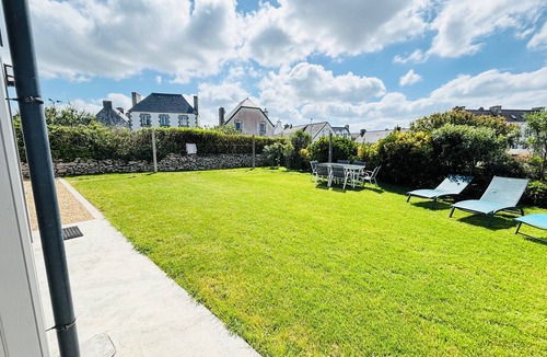 Saint-Guenole House | Petite Villa Dans le Centre de Penmarch