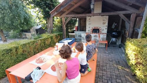 Usson-en-Forez House | Pierres et souvenirs