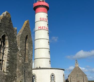 Le Conquet House | Piscine chauffée, vue Phare Pointe St Mathieu, accès direct plage et Gr34