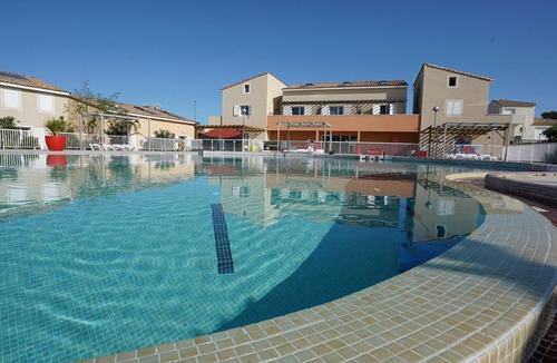 Latour-Bas-Elne Condo | Piscine sur place ! Appart avec Climatisation