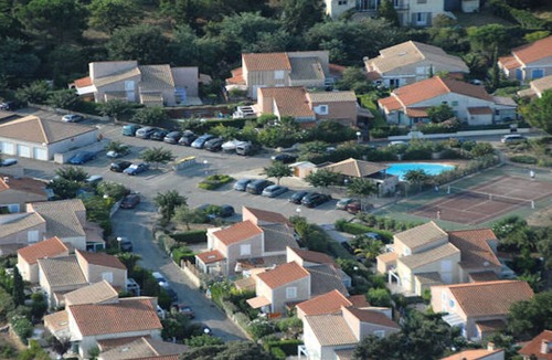 Sorede Villa | Pleasant air-conditioned holiday VILLA-Veranda-garden and pool-tennis access