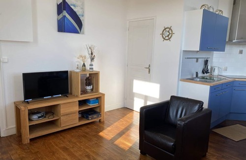 Saint-Cast-le-Guildo Apartment | Pleasant golf and sea view apartment for 3 people