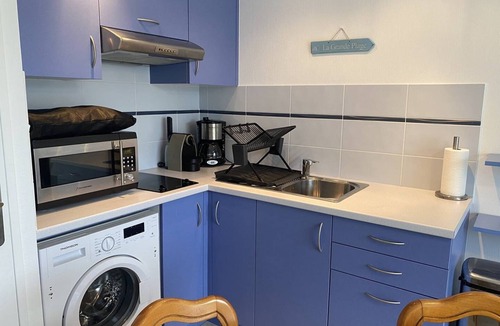 Saint-Cast-le-Guildo Apartment | Pleasant studio with WIFI in the center of Saint Cast for 4 people