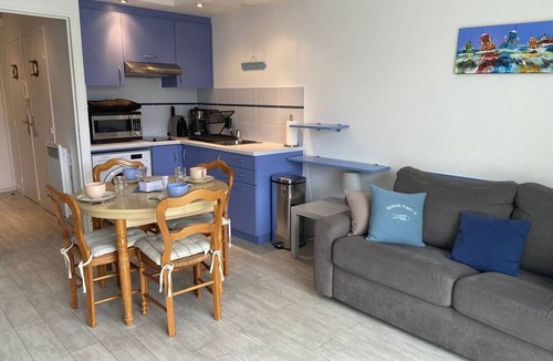Saint-Cast-le-Guildo Apartment | Pleasant studio with WIFI in the center of Saint Cast for 4 people
