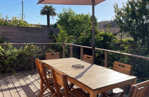 La Rochelle House | PLEASANT SUNNY HOUSE WITH TERRACE AND GARDEN