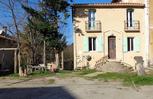 Maureillas-Las-Illas Apartment | Pleasant T1 facing the thermal baths of Le Boulou