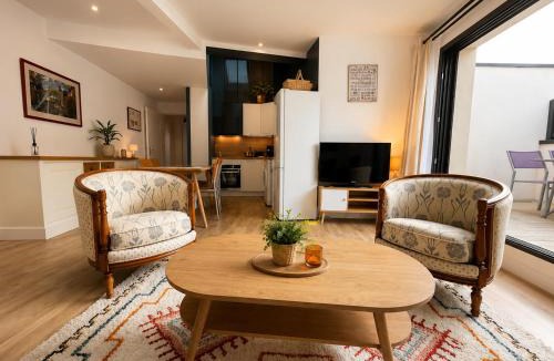 Auray Apartment | Plein centre Auray - Grand duplex 2 suites avec terrasse ensoleillée