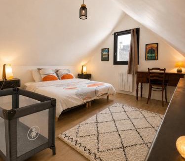 Auray Apartment | Plein centre Auray - Spacieux duplex T2 avec grande terrasse ensoleillée