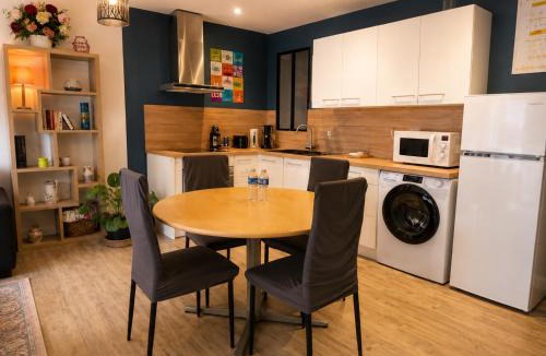 Auray Apartment | Plein centre Auray - Spacieux duplex T2 avec grande terrasse ensoleillée