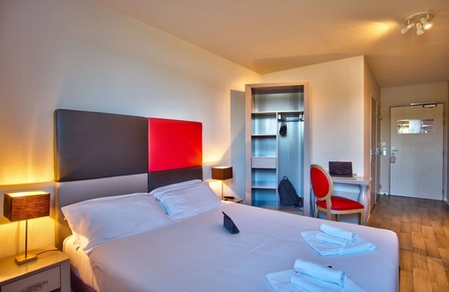 Lahonce Hotel | Près de l'Aéroport | Chambre Cozy | Parking+Wifi