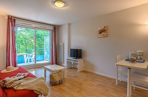 Plescop Apartment | Près de la plage et du centre | Piscine sur place