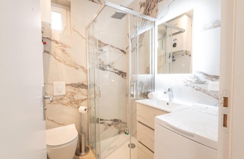 Lorient Apartment | PREMIUM T2 neuf 2ème étage ultra Centre Lorient par Groom